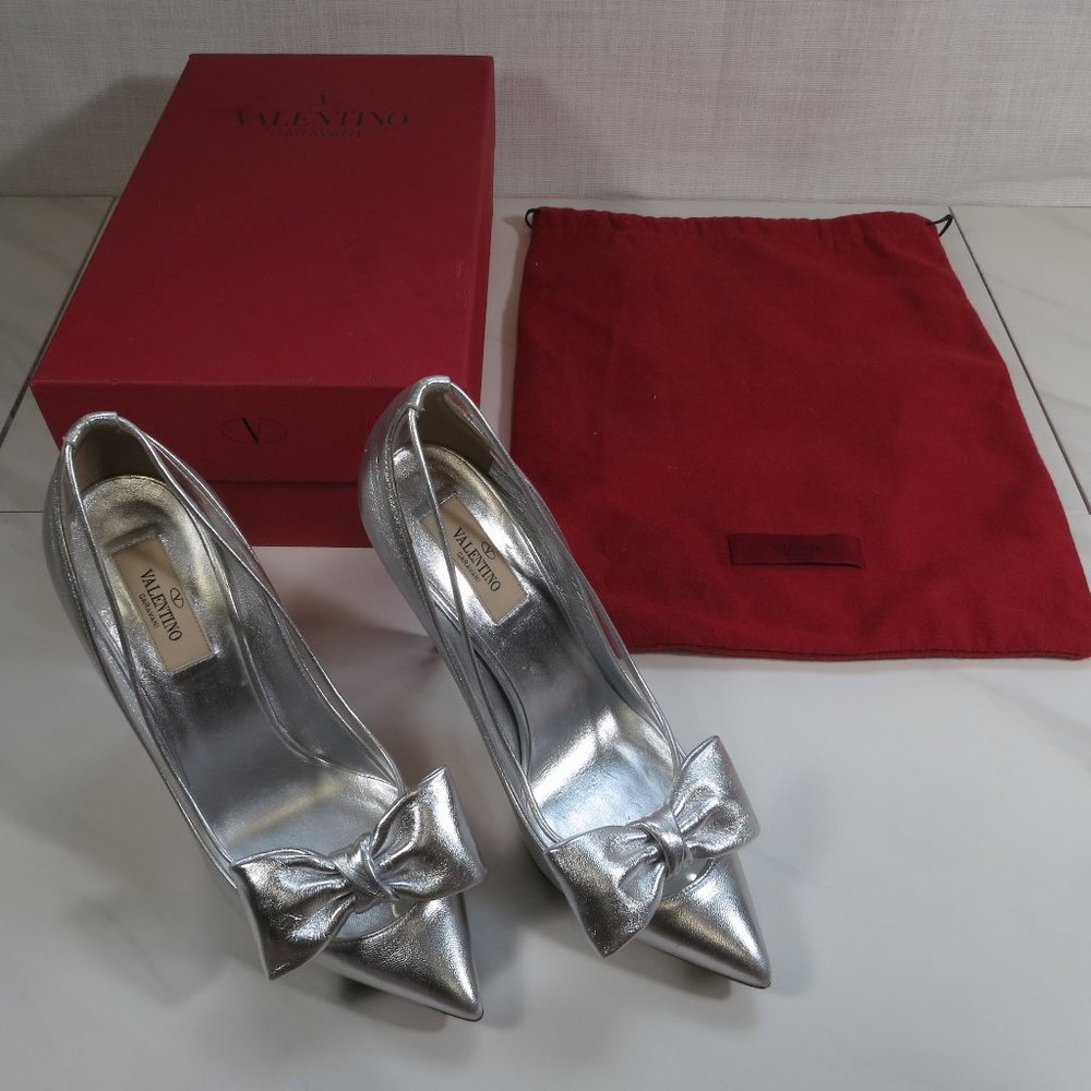 LIKE NEW Valentino - Metallic Dollybow - Silver - 38EU